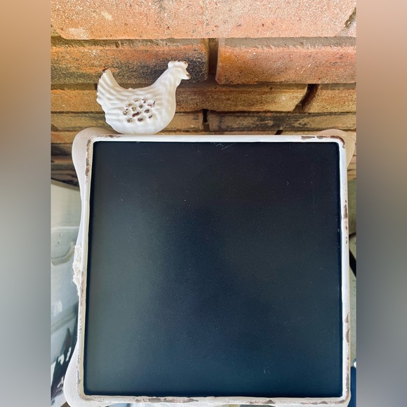 *Farmhouse Chicken Chalkboard Easel - Picture 6 of 15
